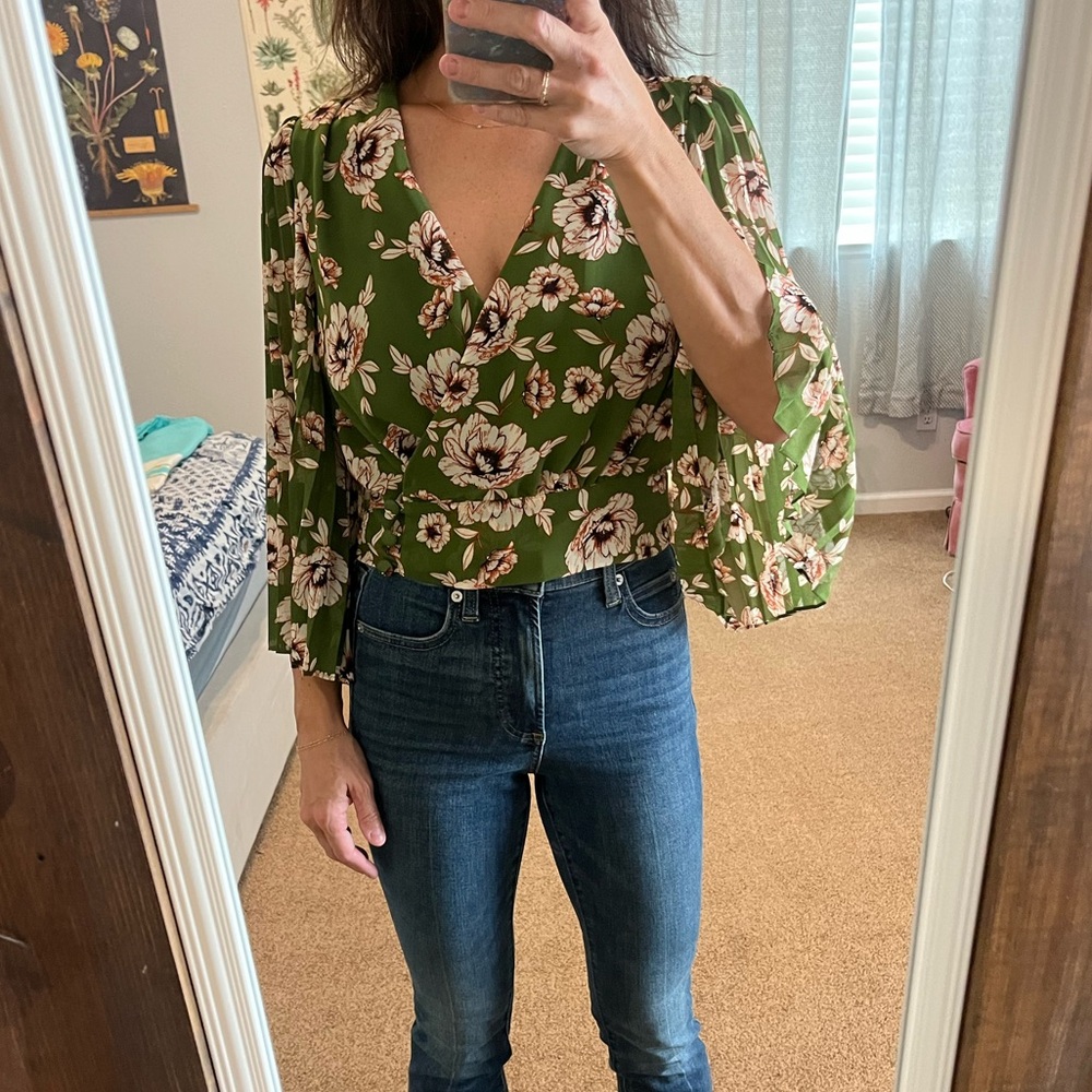 Astr Green Floral Blouse - Picture 3 of 4